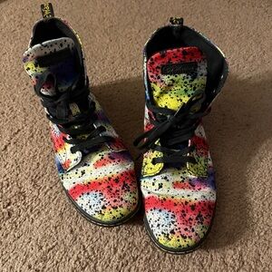 Dr Martens graffiti splatter canvas boot